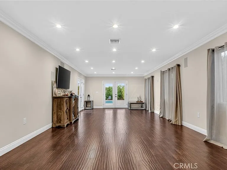 10855 Oro Vista Ave — Photo 4