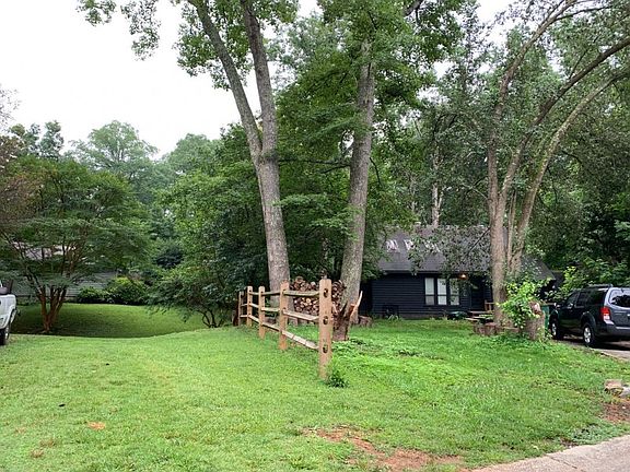 3rd image of 4951 McAlpine Ln