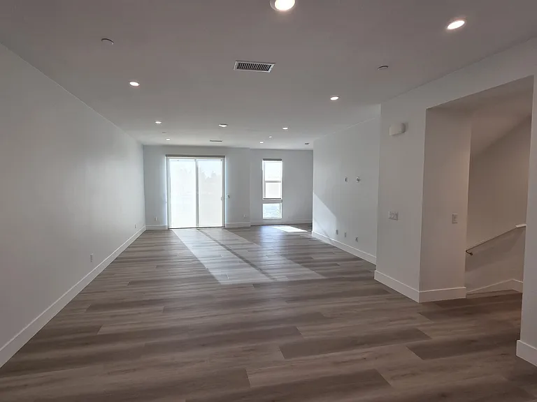 121 Placemark — Photo 17