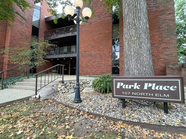 107 N Elm St APT 311, Champaign, IL 61820