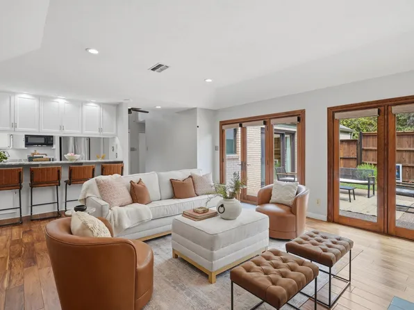 2637 McCart Ave, Fort Worth, TX 76110