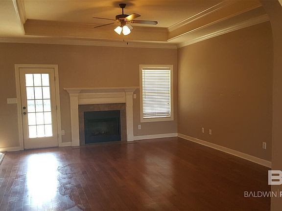 3rd image of 12052 Balsam Ct
