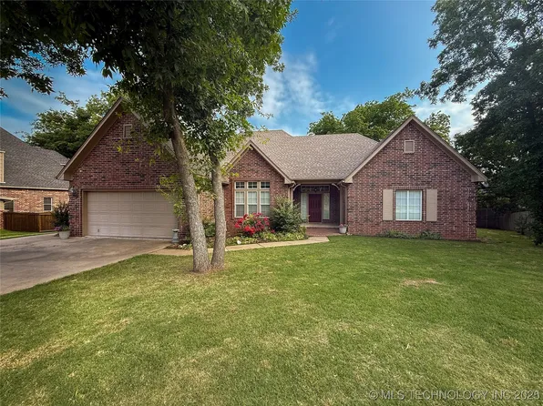 603 W 37th Pl, Sand Springs, OK 74063