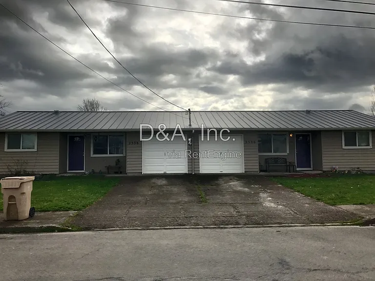 2536 Newton St — Photo 9