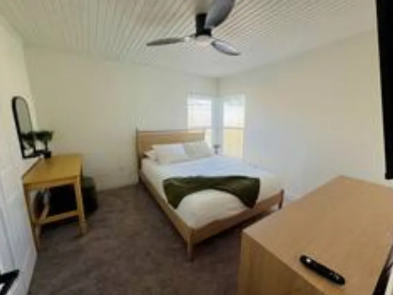 200 Parkview Dr — Photo 15