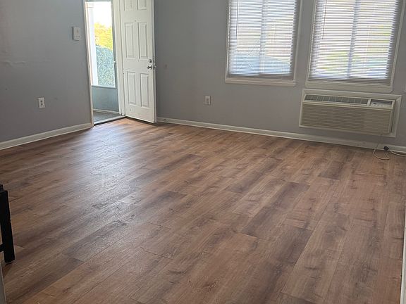 2nd image of 250 Tanglewood Ln APT F2