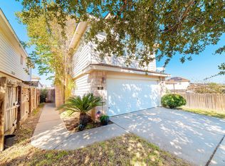 17512 Rock Port Rd, Laredo, TX 78045