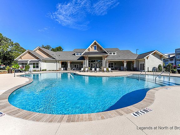 Legends North of Broad Pool