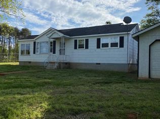 889 Fort Prince Blvd, Wellford, SC 29385