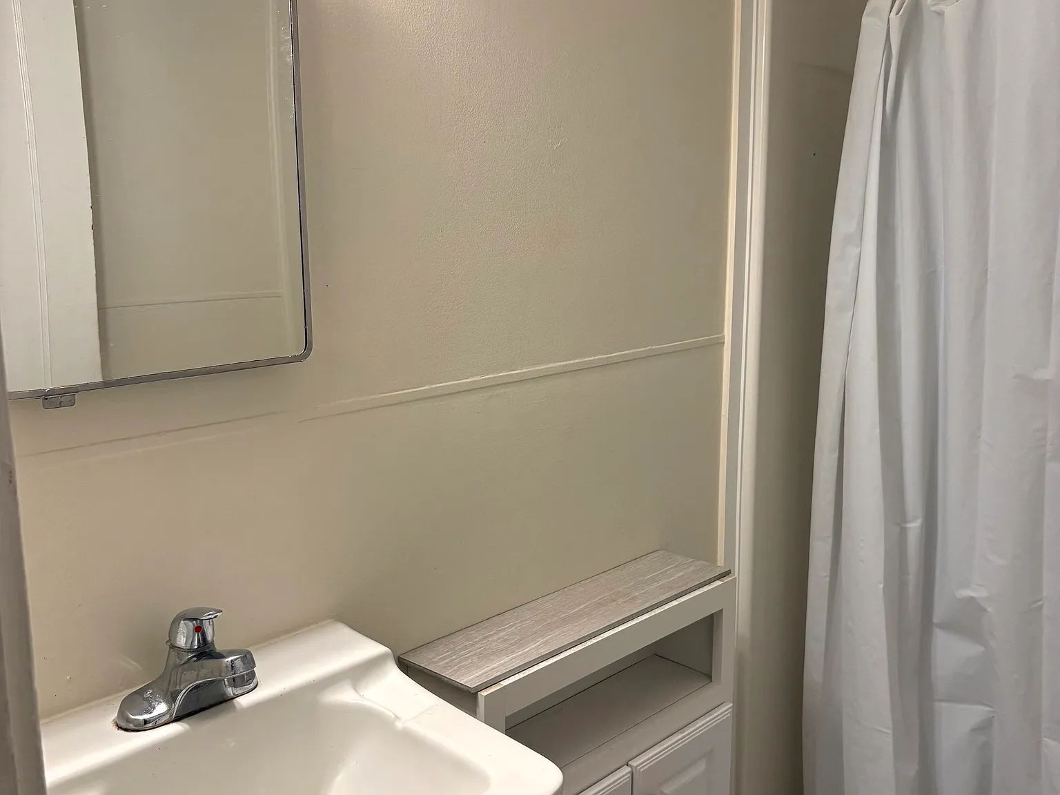 1 bed, $1,300 — Photo 3