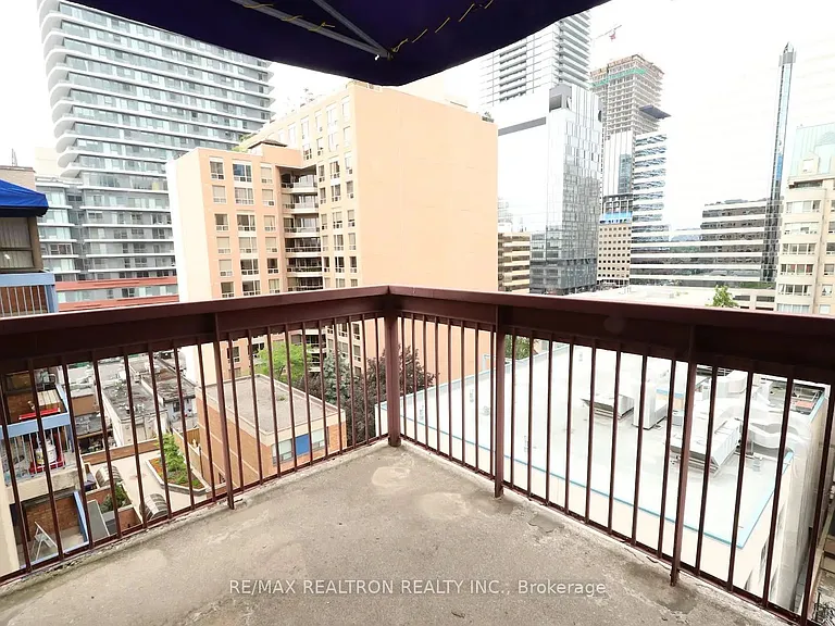 89 McCaul St #919 — Photo 14