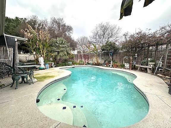 5th image of 1101 E Cinnamon Dr