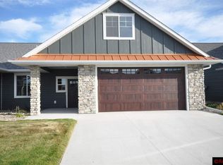 924 Tranquility Path, Mankato, MN 56001