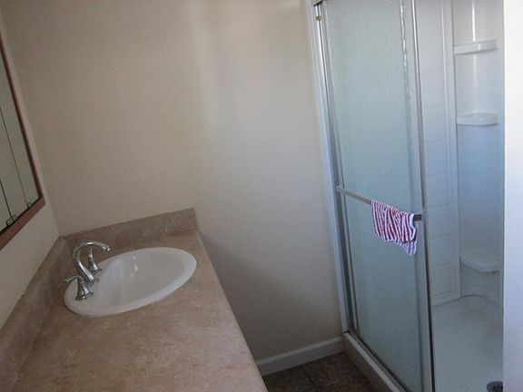 5th image of 616 S 6th St