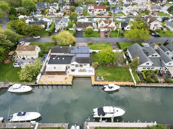 11 Stuart Avenue, Amityville, NY 11701