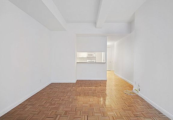5th image of 88 Greenwich St APT 315