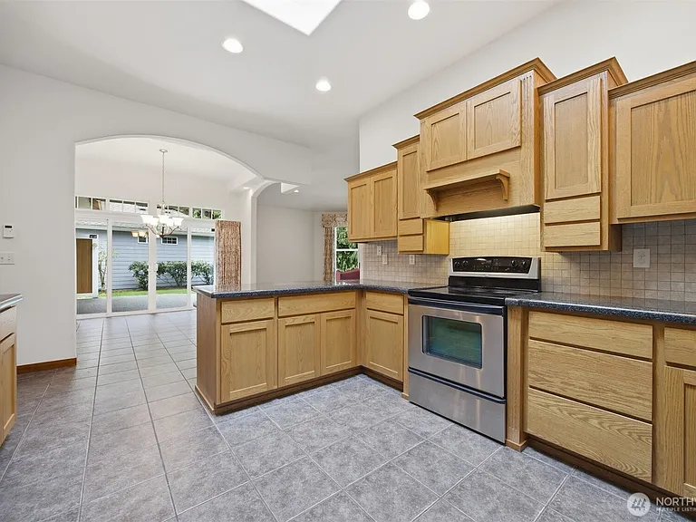 237 Creekview Crst — Photo 35