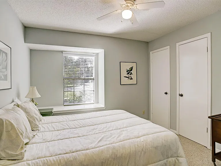 12 Fairmeade Bend Dr — Photo 16