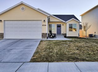 1724 E Slow Water Way, Eagle Mountain, UT 84005