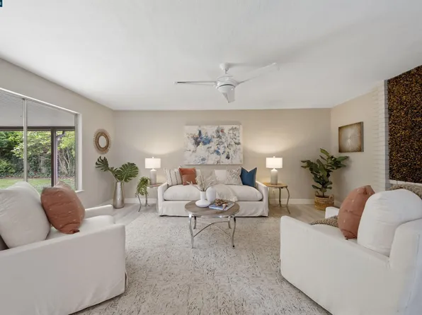 979 Tara Hills Dr, Pinole, CA 94564