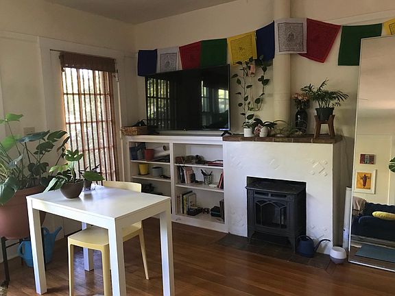 4th image of 404-408 Laurel Ave