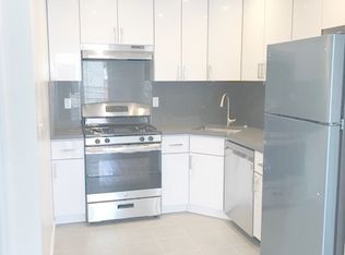 2560 38th St APT 2B, Astoria, NY 11103