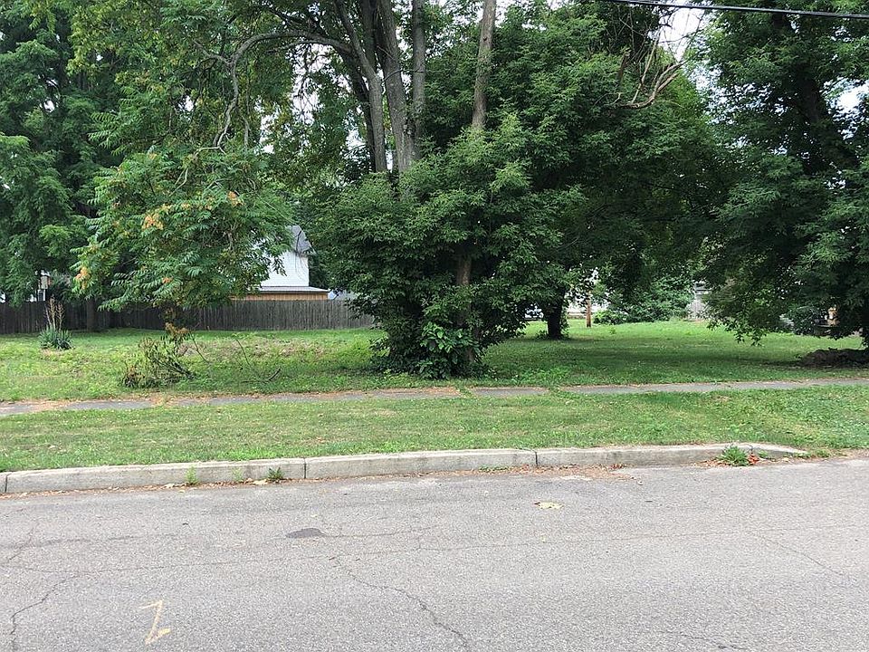 1st image of 305-307 E Main St