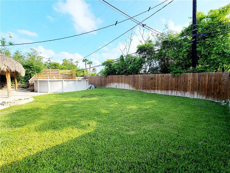 5710 Hinman Dr — Photo 29