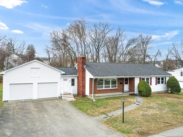 92 Ursula St, Lowell, MA 01854