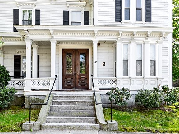3rd image of 126 W Wyoming Ave