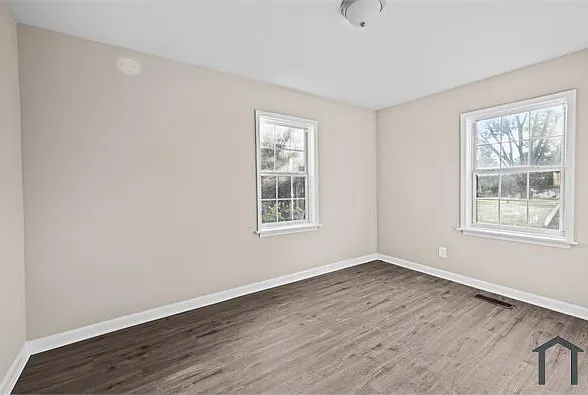 2423 Circle Dr — Photo 6