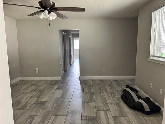 2nd image of 112 Tau St #B