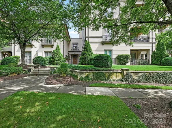 442 Fenton Pl, Charlotte, NC 28207