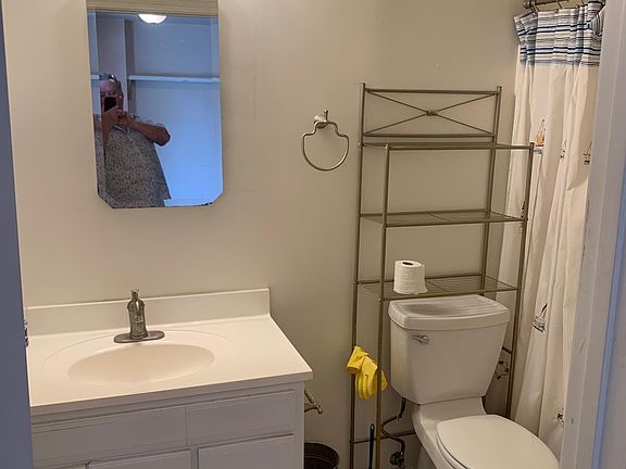 2nd image of 237 E 16th Pl #A