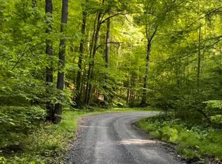 3 Hardscrabble Rd, Linden, VA 22642