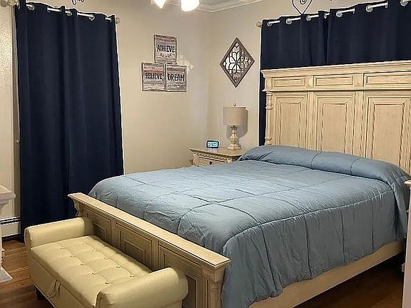 4th image of 108 Terrace Ave #1
