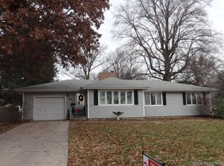 1226 W Chambers St, Jacksonville, IL 62650