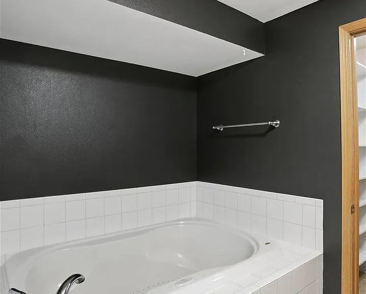 1421 N Landmark Dr — Photo 13