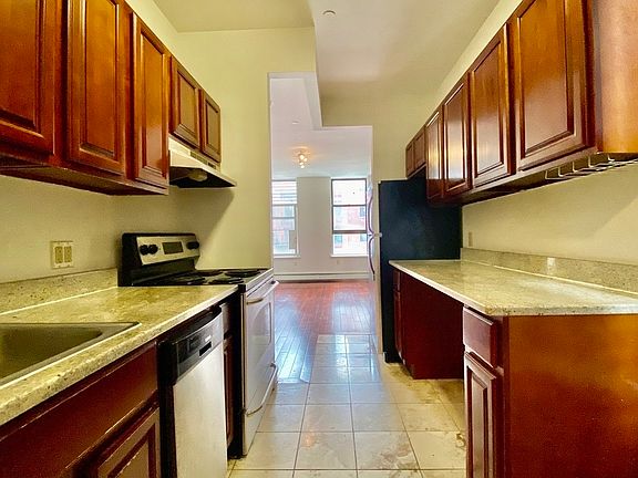 4th image of 2119 Frederick Douglas Blvd #2D