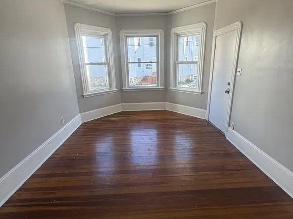 11 Salisbury St, New Bedford, MA