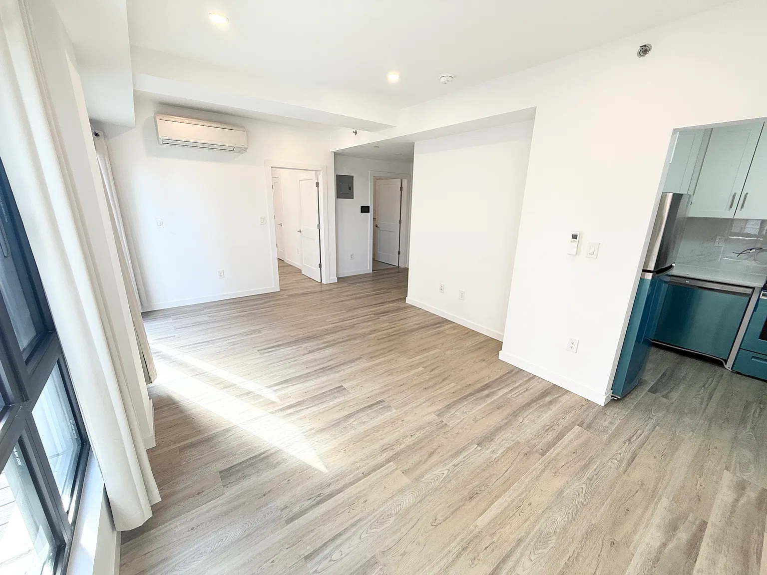 2 bed, $3,100 — Photo 3