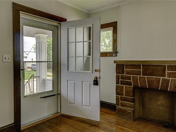 3rd image of 3909 Theota Ave