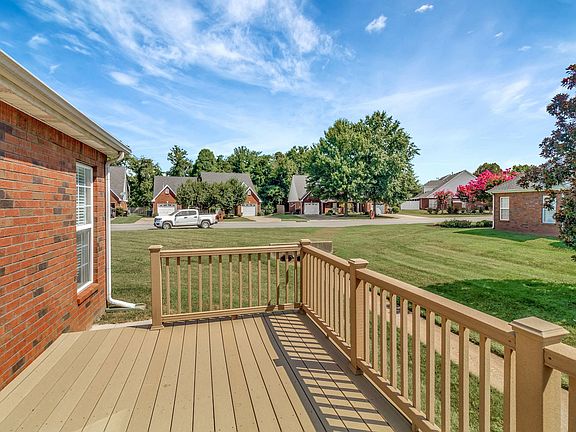 4th image of 2822 Stonehedge Dr