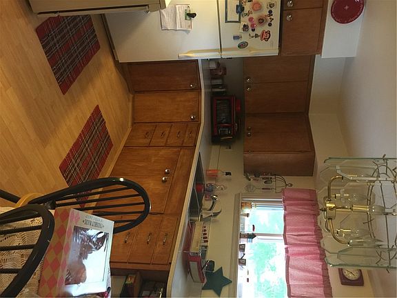 4th image of 2737 Vincent Way