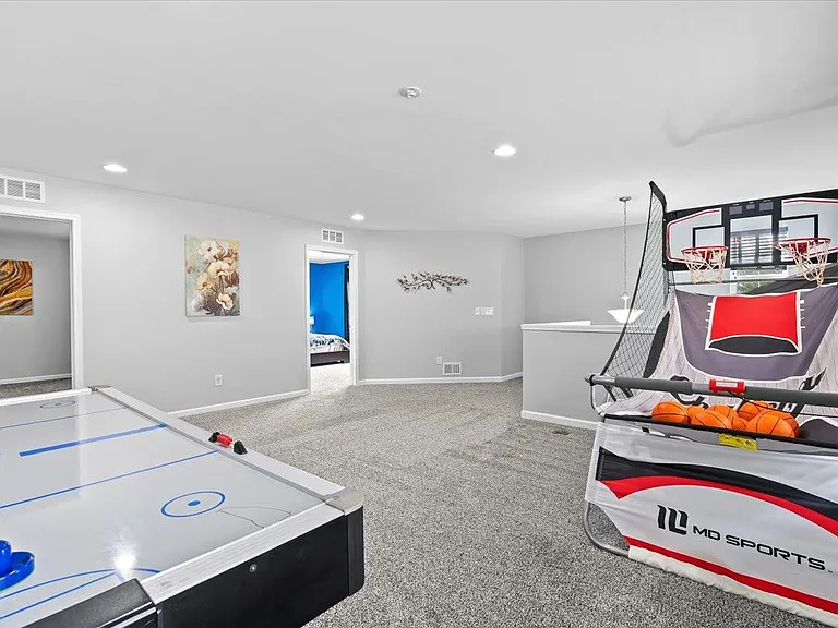 49645 Hartwick Dr — Photo 36