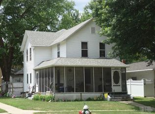 1015 S 4th St, Burlington, IA 52601