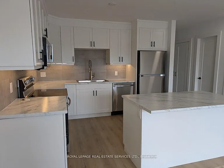 272 Lakeshore Rd E #UPPER — Photo 2