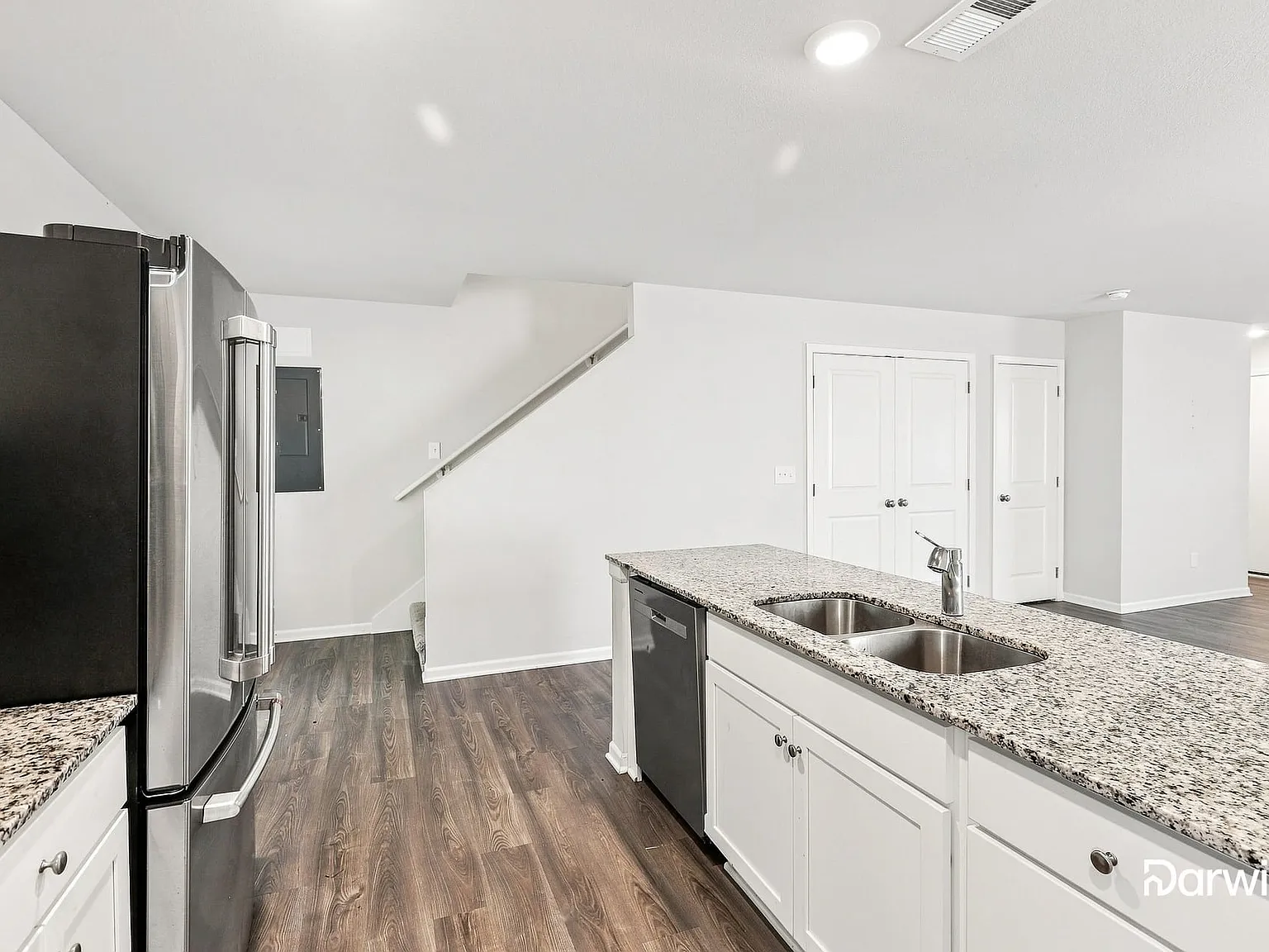 3 bed, 2.5 bath, 1271 sqft, $1,725 — Photo 2