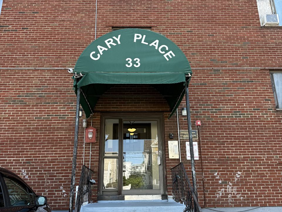 1st image of 33 Cary Ave APT 5