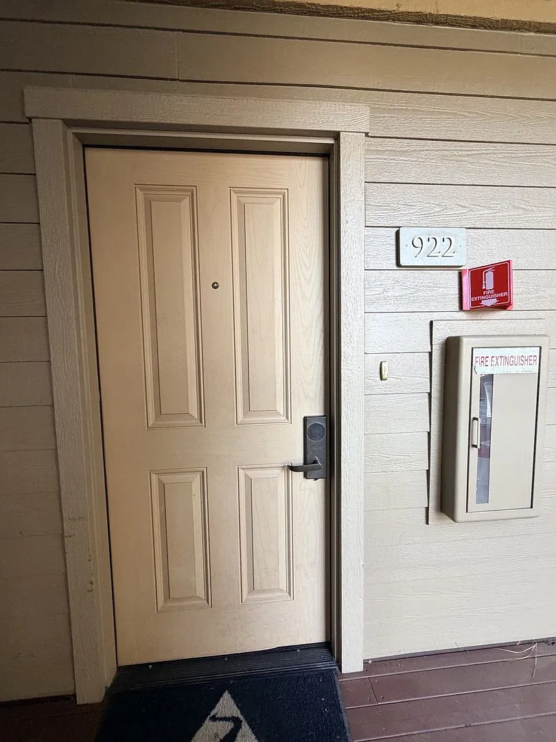 Furnished Condo With All Utilities & Internet Included - Available Now — Photo 3